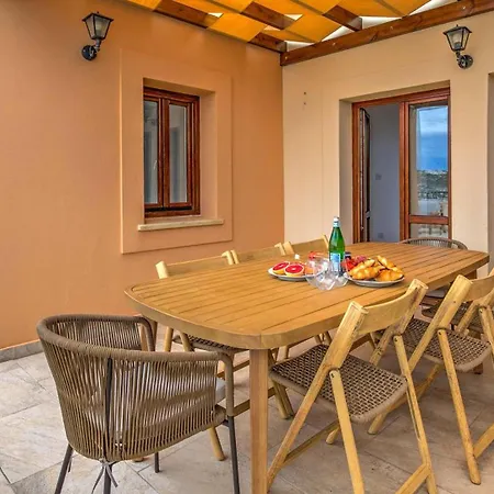 Vila Beautiful Junior Gz01, Next To Communal Pool, Aphrodite Hills