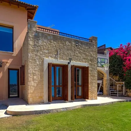 Vila Beautiful Junior Gz01, Next To Communal Pool, Aphrodite Hills Kouklia