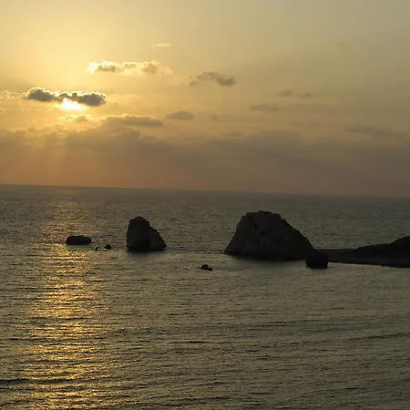 Beautiful Junior Gz01, Next To Communal Pool, Aphrodite Hills Villa