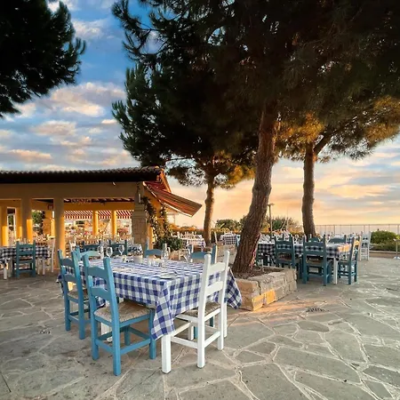 Beautiful Junior Gz01, Next To Communal Pool, Aphrodite Hills Kouklia