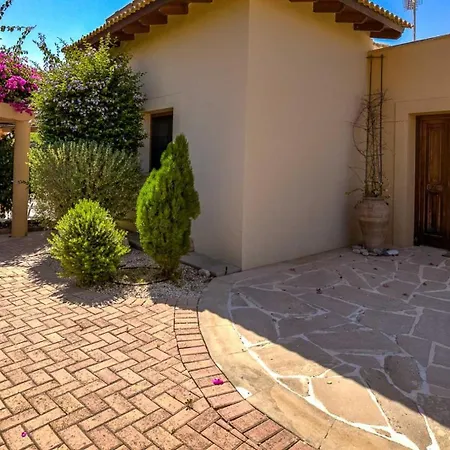 Beautiful Junior Gz01, Next To Communal Pool, Aphrodite Hills Villa