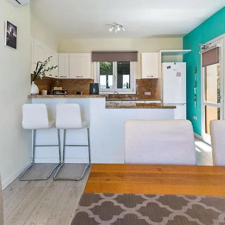 Villa Beautiful Junior Gz01, Next To Communal Pool, Aphrodite Hills *