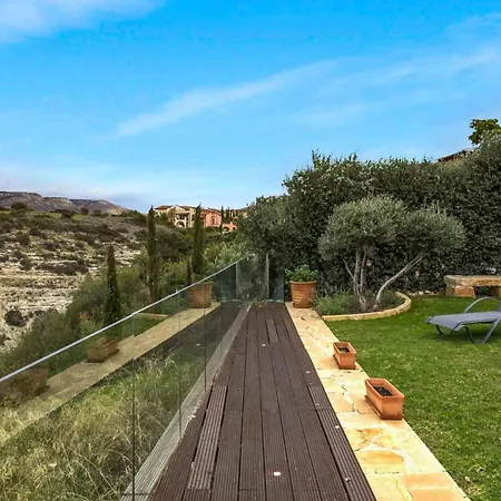 Beautiful Junior Gz01, Next To Communal Pool, Aphrodite Hills Villa *