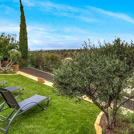 Beautiful Junior Gz01, Next To Communal Pool, Aphrodite Hills Villa *