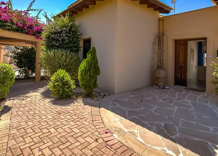 Beautiful Junior Gz01, Next To Communal Pool, Aphrodite Hills ヴィラ