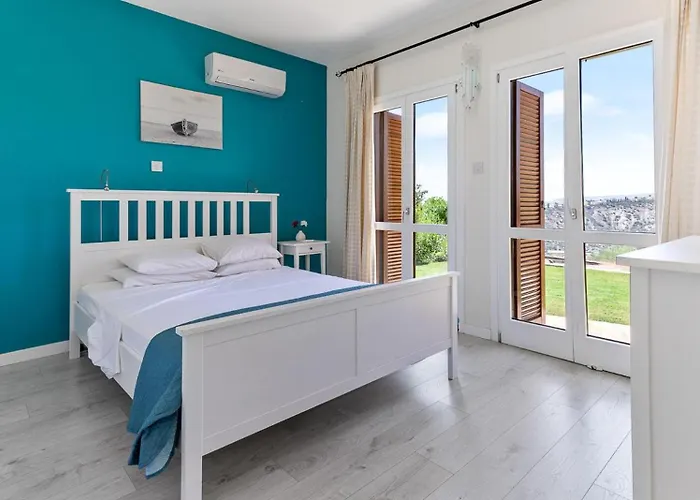 Beautiful Junior Gz01, Next To Communal Pool, Aphrodite Hills ヴィラ