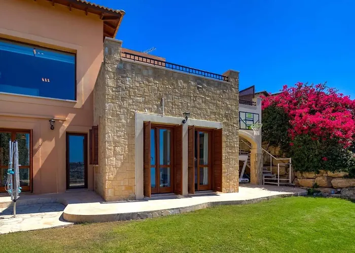 ヴィラ Beautiful Junior Gz01, Next To Communal Pool, Aphrodite Hills クークリア