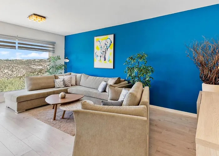 Beautiful Junior Gz01, Next To Communal Pool, Aphrodite Hills