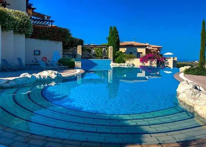 ヴィラ Beautiful Junior Gz01, Next To Communal Pool, Aphrodite Hills *