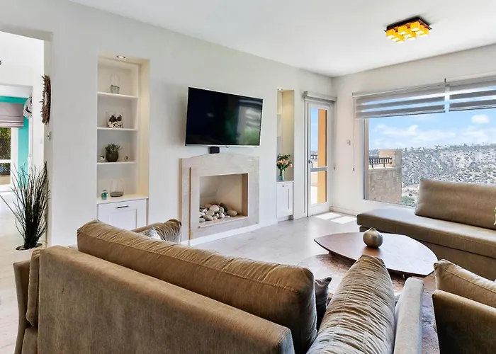 Beautiful Junior Gz01, Next To Communal Pool, Aphrodite Hills ヴィラ